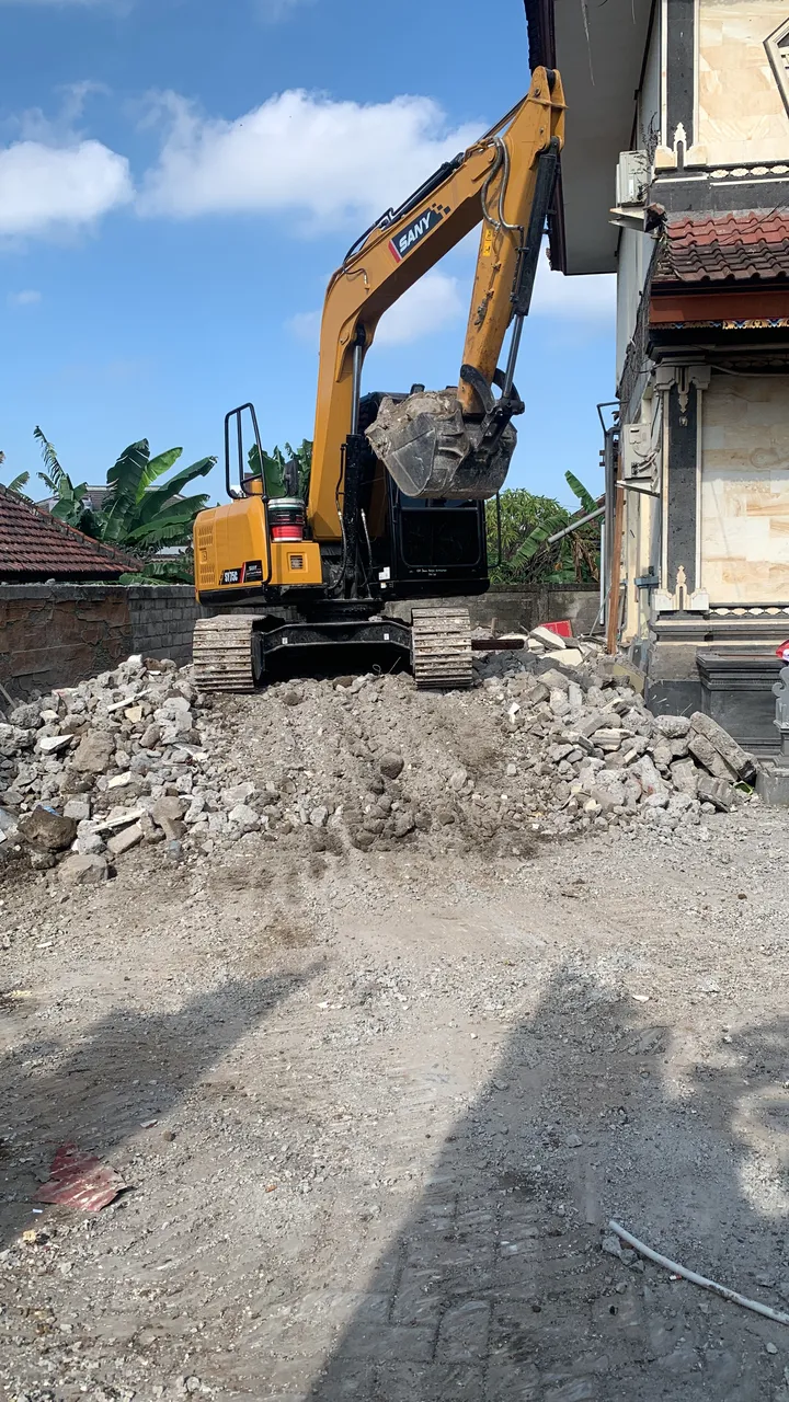 Экскаватор Jiwa Karya Rental работает на строительном проекте Bali – фото 67