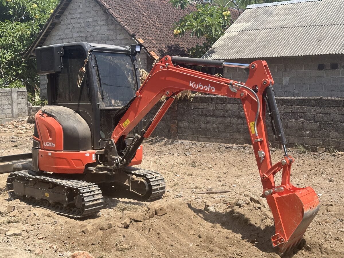 Sewa Mini Excavator Kubota U30 Bali